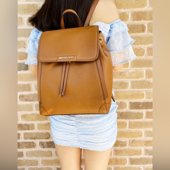 Michael Kors Ginger Medium Backpack with Wallet - Picture 3 of 10